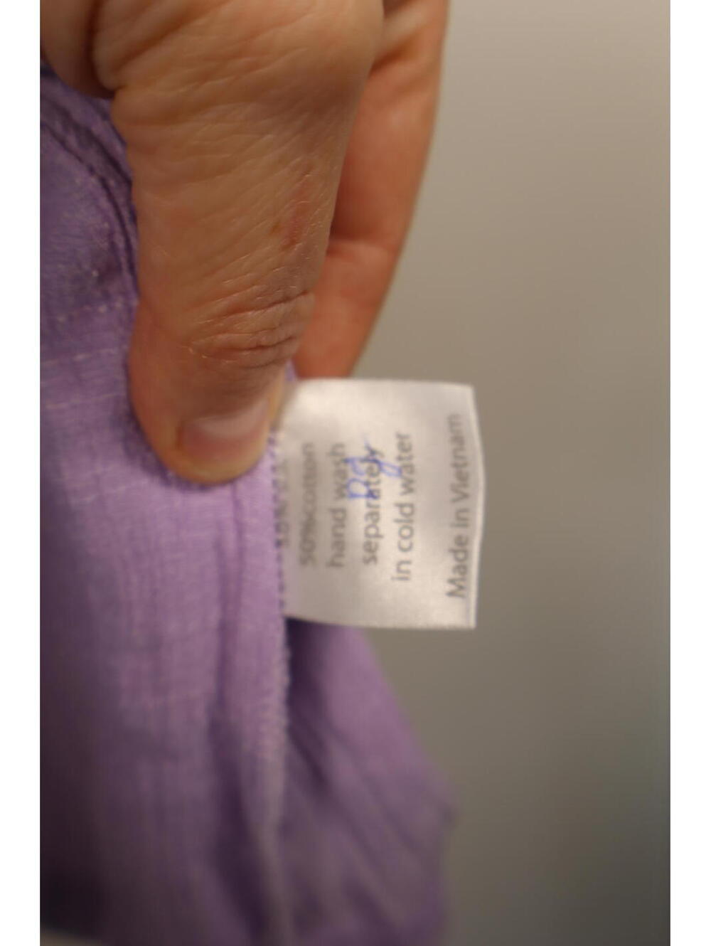 Gaya Belarus lavender cowl neck sleeveless‎ top size Medium silk blend - Picture 5 of 8